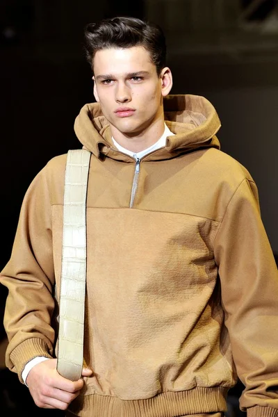 Look 8